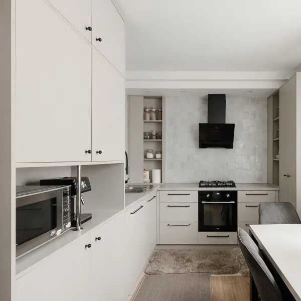 Угловая кухня без верхних шкафчиков — заказать в Минске