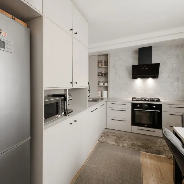 Угловая кухня без верхних шкафчиков — заказать в Минске