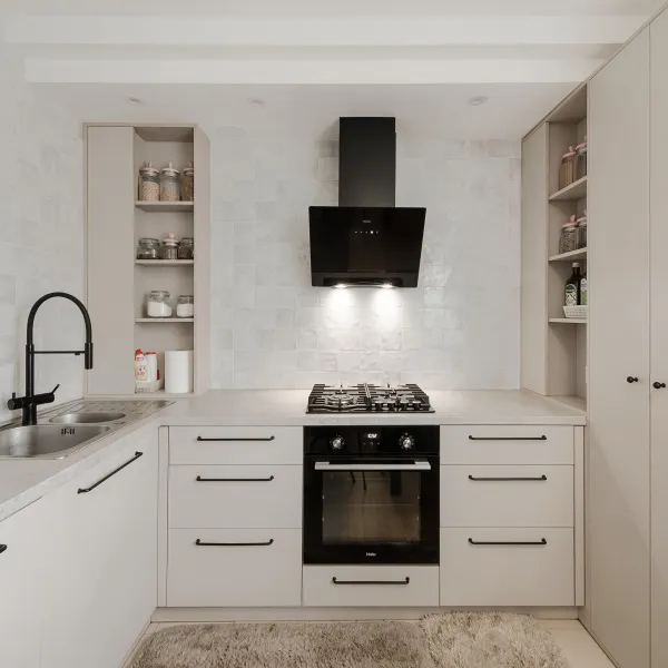 Угловая кухня без верхних шкафчиков — заказать в Минске