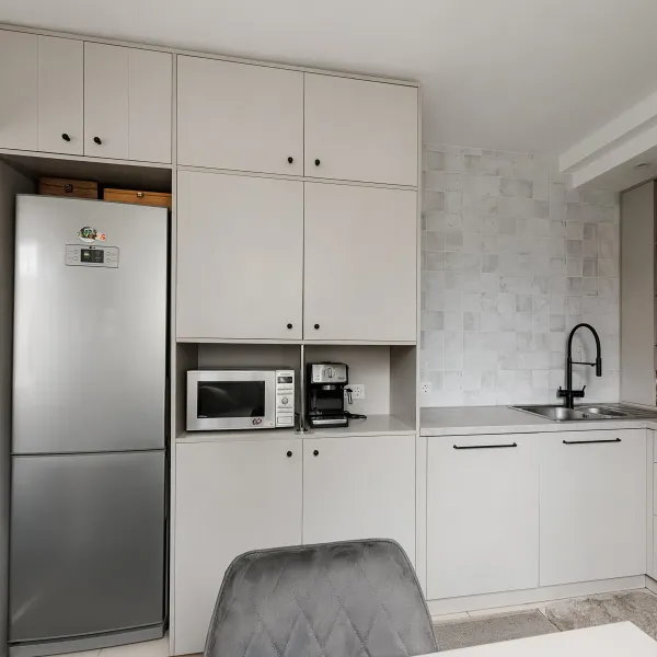 Угловая кухня без верхних шкафчиков — заказать в Минске