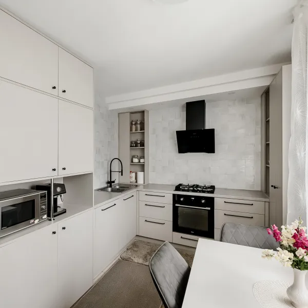 Угловая кухня без верхних шкафчиков — заказать в Минске