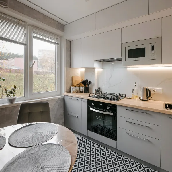 Прямая кухня с антресолями — заказать в Минске