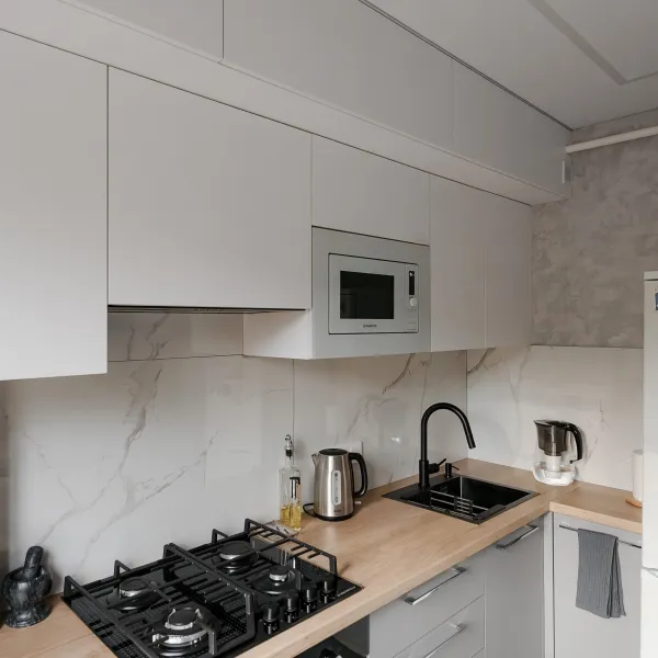 Прямая кухня с антресолями — заказать в Минске