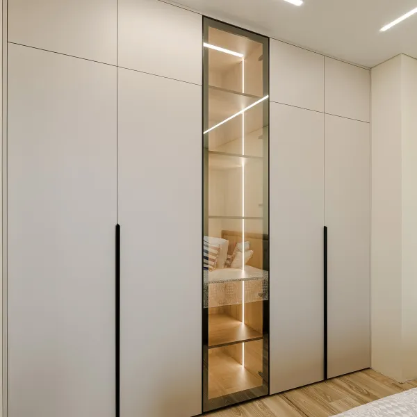 Шкаф в спальню с витриной и подсветкой — заказать в Минске