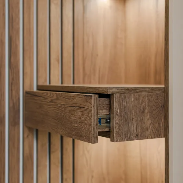 Светлая прихожая с элементами дерева — заказать в Минске