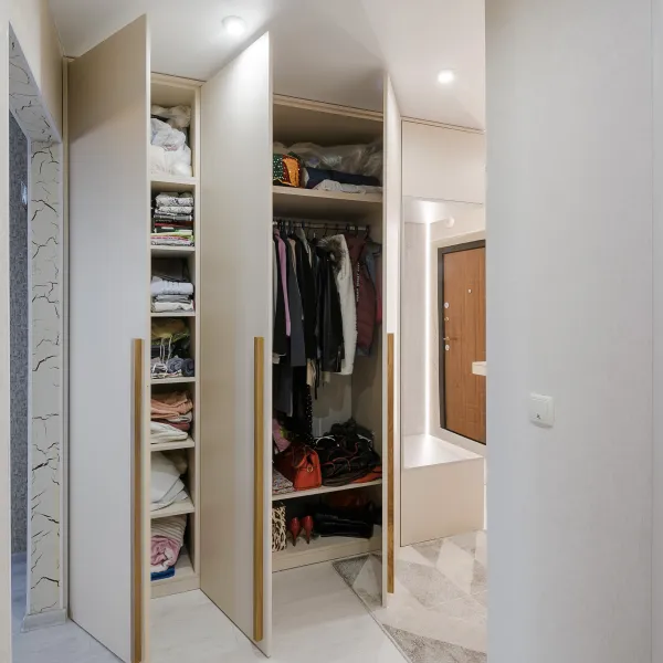 Прихожая с большим зеркалом и подсветкой — заказать в Минске