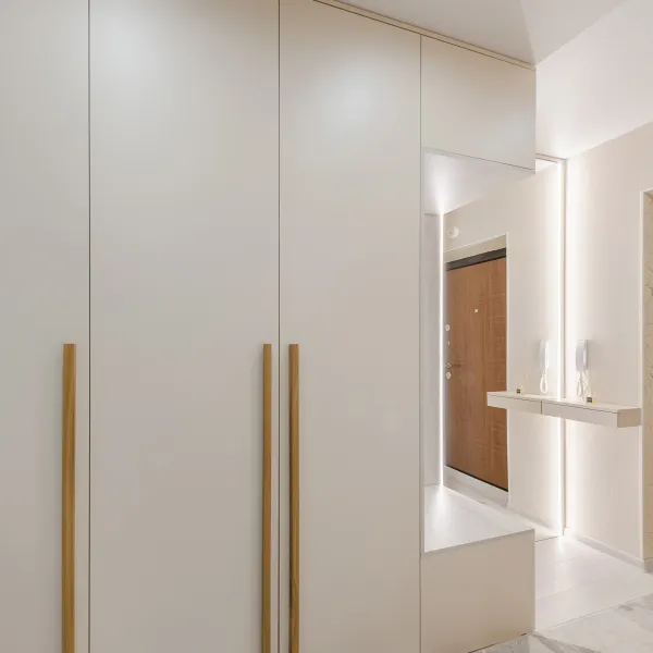 Прихожая с большим зеркалом и подсветкой — заказать в Минске