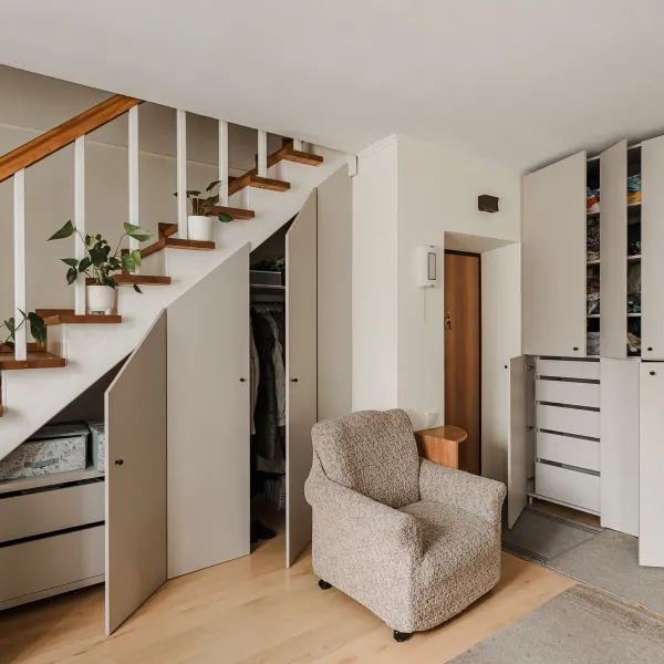 Шкаф под лестницу — заказать в Минске